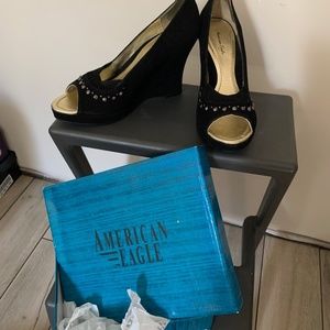 American Eagle Rave Kid Black Suede Wedge Size 10M